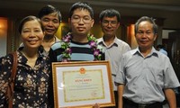 ต้อนรับคณะนักเรียนเวียดนามที่เข้าร่วมการแข่งขันคณิตศาสตร์โอลิมปิก ครั้งที่ 53
