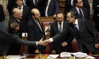 กรีซผ่านความเห็นชอบต่อร่างรัฐบัญญัติเกี่ยวกับการปฏิบัติมาตรการรัดเข็มขัด