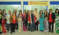 กิจกรรมสังสรรค์วันครอบครัวอาเซียนประจำปี 2012  ณ ประเทศอาร์เจนตินา