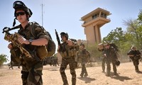 ฝรั่งเศสและสหรัฐถ่ายโอนปฏิบัติการทางทหารในมาลี