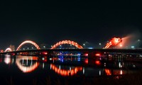  สะพาน Rồng - ไฮไลต์ใหม่ของนคร ดานัง