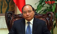 รองนายกรัฐมนตรีเวียดนาม เหงียนซวนฟุก ให้การต้อนรับรองนายกรัฐมนตรีลาว