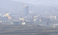 เจ้าหน้าที่สาธารณรัฐเกาหลี ลงพื้นที่ตรวจสอบสภาพโรงงานในเขตนิคมอุตสาหกรรมแกซอง