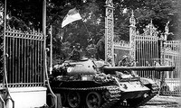 วินาทีแห่งประวัติศาสตร์ในวันปลดปล่อยภาคใต้เวียดนาม 30 เมษายน ปี 1975