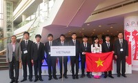 นักเรียนเวียดนามได้เหรียญทองในการแข่งขันฟิสิกส์โอลิมปิกเอเชียปี 2014