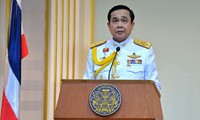 นายกรัฐมนตรีไทยปฏิเสธการยกเลิกกฎอัยการศึก