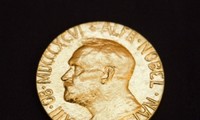 ศาสตราจารย์ ฌอง ติโรล นักเศรษฐศาสตร์ฝรั่งเศสได้รับรางวัลโนเบล สาขาเศรษฐศาสตร์ประจำปี 2014