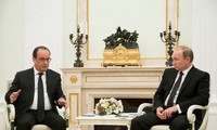 ประธานาธิบดีฝรั่งเศสและรัสเซียเห็นพ้องกันที่จะผลักดันการต่อต้านการก่อการร้าย
