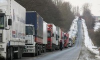 รัสเซียและยูเครนประกาศห้ามรถขนส่งสินค้าของอีกฝ่ายเข้าประเทศ