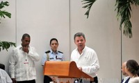 รัฐบาลโคลัมเบียและกลุ่ม FARC ลงนามในข้อตกลงหยุดยิง