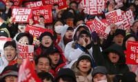 เหตุอื้อฉาวในประเทศสาธารณรัฐเกาหลี-การชุมนุมประท้วงและสนับสนุนประธานาธิบดี ปาร์คกึนเฮยังมีขึ้นต่อไป