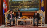 รองนายกรัฐมนตรีและรัฐมนตรีว่าการกระทรวงการต่างประเทศเวียดนามเข้าเยี่ยมคารวะประธานรัฐสภากัมพูชา