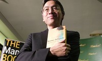 นายคาซึโอะ อิชิงูโระ นักเขียนชาวอังกฤษได้รับรางวัลโนเบล สาขาวรรณกรรมประจำปี2017