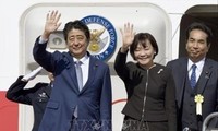 นายกรัฐมนตรีญี่ปุ่นชินโซ อาเบะเริ่มการเยือนประเทศเอเชียตะวันออกเฉียงใต้และโอเชียเนีย