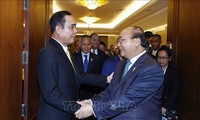 นายกรัฐมนตรีเหงวียนซวนฟุกพบปะกับนายกรัฐมนตรีไทยและผู้นำประเทศอาเซียน