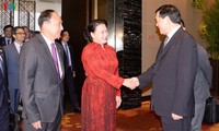 ประธานสภาแห่งชาติเหงวียนถิกิมเงินให้การต้อนรับเลขาธิการพรรคสาขามณฑลเจียงซู ประเทศจีน