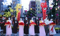 เปิดเทศกาลถนน ông Đồ หรือเทศกาลขอตัวอักษรมงคล