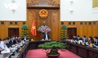 นายกรัฐมนตรีฝ่ามมิงชิ้งเป็นประธานการประชุมเกี่ยวกับการบริหารนโยบายงบประมาณ การเงินและเศรษฐกิจมหภาค