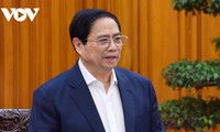 นายกรัฐมนตรีฝ่ามมิงชิ้งเป็นประธานการประชุมเกี่ยวกับมาตรการลดดอกเบี้ยเงินกู้และตราสารหนี้