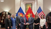 FBI hands over cultural artifacts, antiquities to Vietnamese Embassy