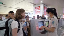 Foreign visitors to Vietnam top 6 million in 4 months 