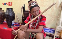 La singular flauta Ta Leh del pueblo Gie Trieng en Kon Tum