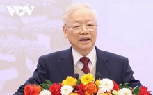El secretario general Nguyen Phu Trong ante los ojos de diplomáticos