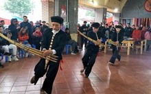 Einzigartige Tänze der Mong in Bac Ha und Si Ma Cai