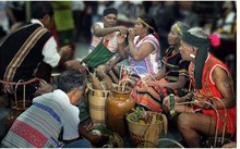 떠이응우옌 소수민족 공동체 생활 속 전통 술 항아리