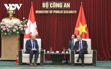 베트남 공안부 장관, 주베트남 스위스 특명전권대사와 만남