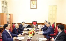 Nguyên Phu Trong préside une réunion avec les principaux dirigeants du pays