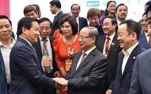 Deputi PM Le Minh Khai: Pemerintah Mendukung, Menambah Kekuatan bagi Barisan Wirausaha dan Komunitas Badan Usaha untuk Berkembang Lebih Kuat dan Efektif