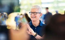 CEO Tim Cook visits Vietnam, Apple announces spending boost