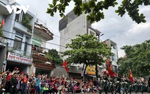 Hình ảnh các khối diễu binh, diễu hành trên đường phố Điện Biên Phủ