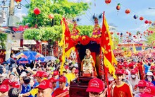 La fête de la pagode de la Dame céleste de Binh Duong: Quand la spiritualité s’exprime à travers la générosité