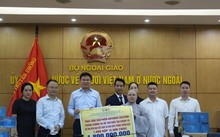 Tiếp nhận vật phẩm hỗ trợ điều trị covid 19 cho người Việt Nam tại Hàn Quốc