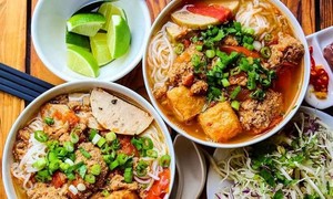 Bun Rieu - Incredibly delicious crab noodles in Vietnam
