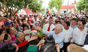 Vietnamese people, international friends share sentiments towards Party leader Nguyen Phu Trong