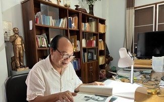  “Laos adalah Ibu, Vietnam adalah Ayahku”