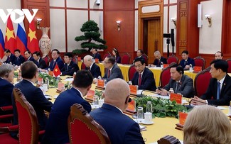 Sekretaris Jenderal Nguyen Phu Trong Mengadakan Pembicaraan dengan Presiden Federasi Rusia, Vladimir Putin