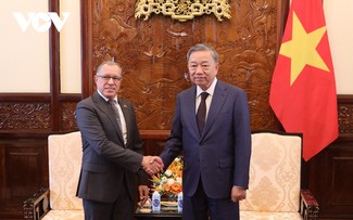 Presiden Vietnam, To Lam Menerima Dubes Kolombia dan Dubes Panama yang Berpamitan  