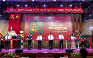 Comienzan exposiciones fotográficas en honor de la victoria de Dien Bien Phu y la reunificación de Vietnam 