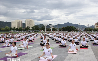Vietnam celebra 10 años del Día Internacional del Yoga
