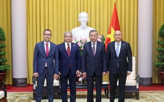 El presidente To Lam recibe a los embajadores del grupo de países túrquicos