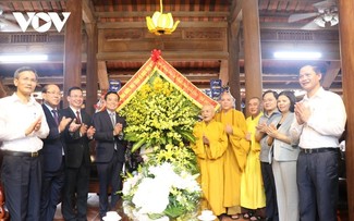 Viceprimer ministro envía felicitaciones a los creyentes budistas en Bac Ninh