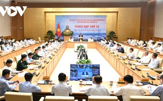 Primer ministro Pham Minh Chinh preside la X Reunión del Comité Directivo para importantes obras y proyectos del Transporte