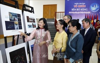 Presentan en Laos imágenes de mares e islas de Vietnam