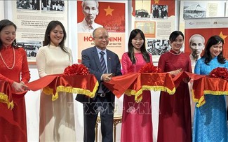 Exhibición en París destaca trayectoria revolucionaria del Presidente Ho Chi Minh