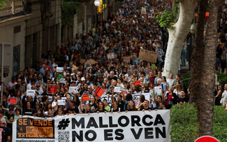 Marcha contra el sobreturismo en la isla de Mallorca, España
