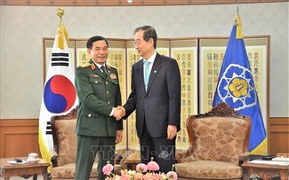 韩国总理韩德洙希望扩大与越南多领域合作
